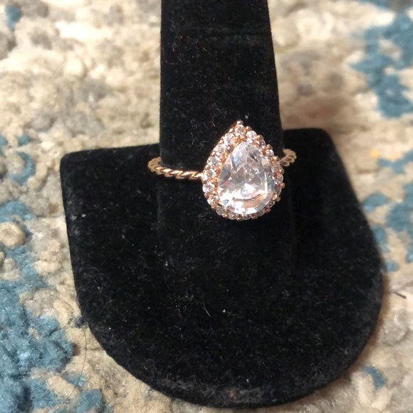 💎Tear Drop sapphire rose gold twisted ring NWOT - Picture 2 of 5